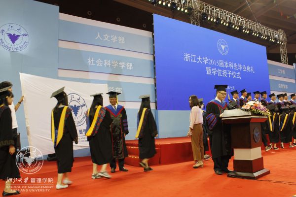 握手宣读 (1).jpg